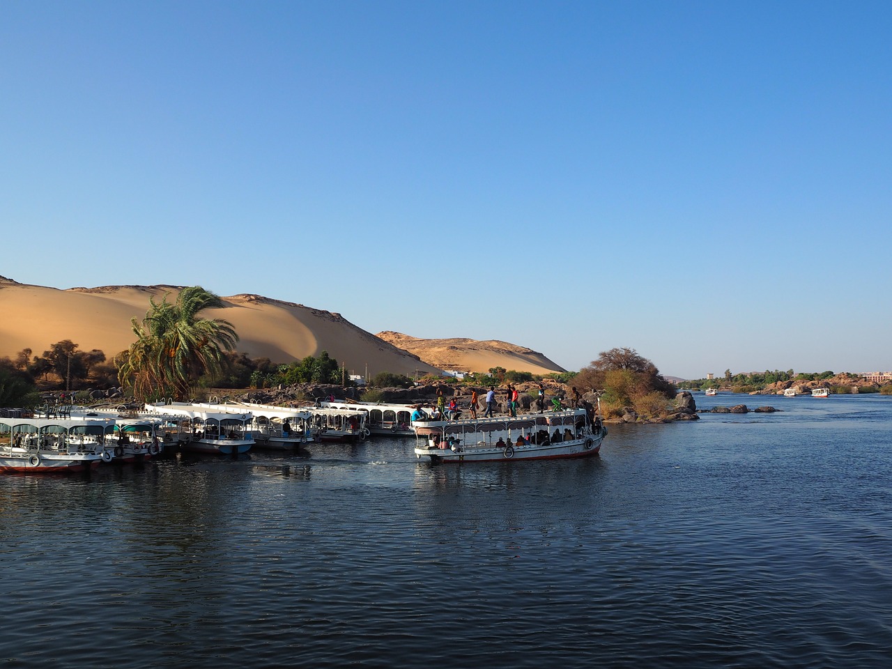 <span>Day 5</span>Nile Cruise Tours - Edfu - Kom Ombo - Aswan