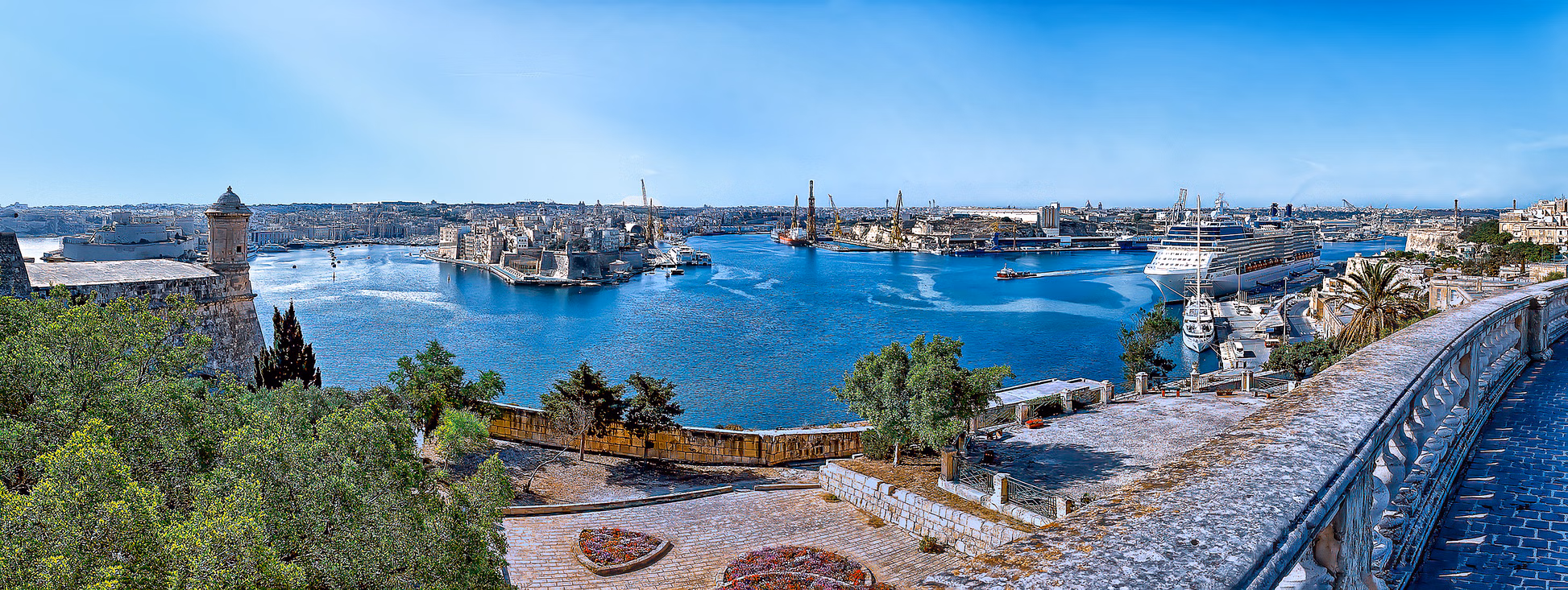 Valletta Harbour Cruise and Free Time In Sliema