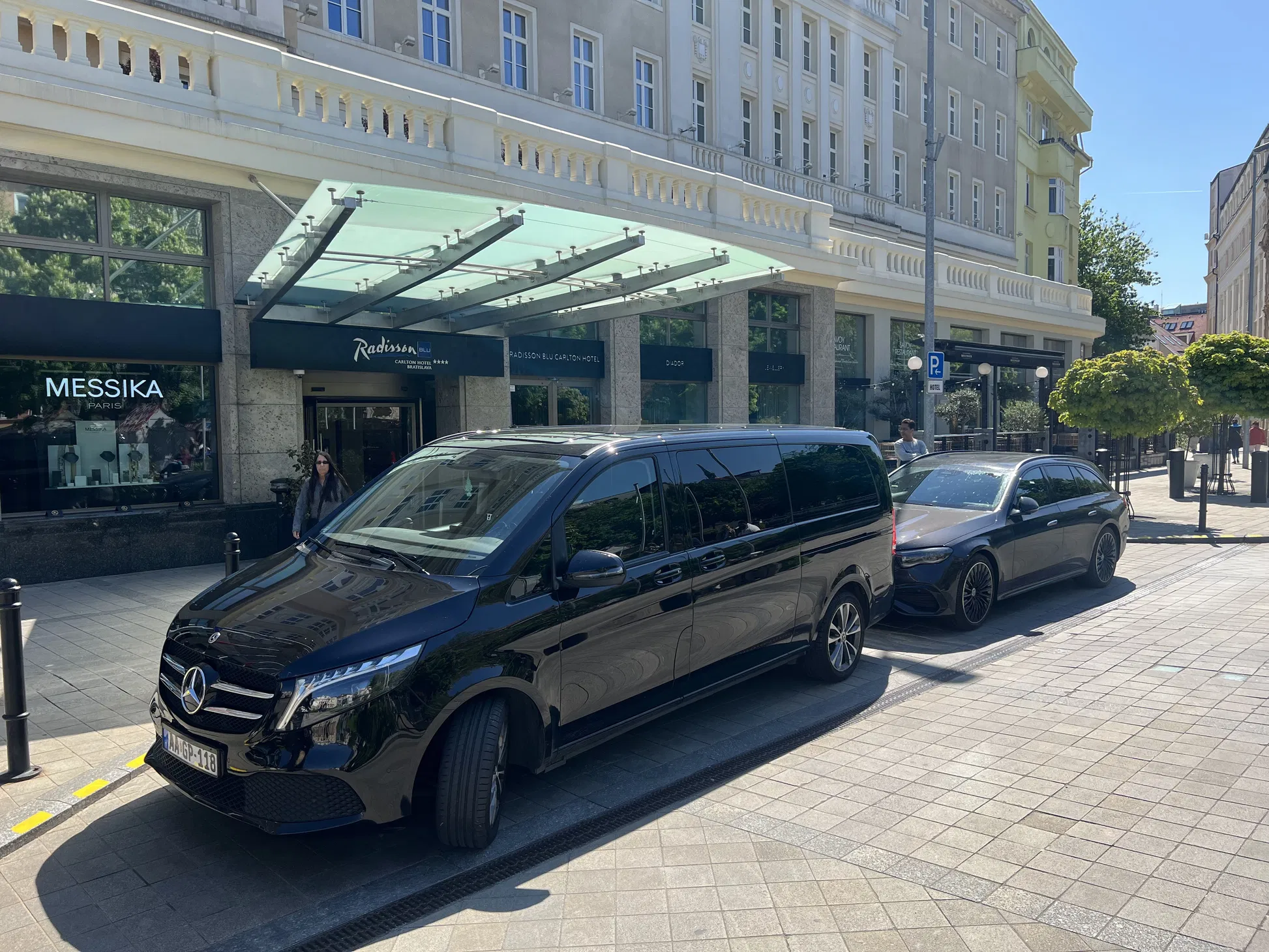Budapest Airport Private Group Transfer