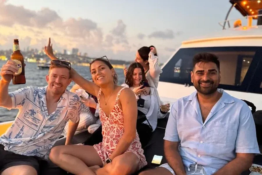 Istanbul Sunset Luxury Yacht Tour On Bosphorus