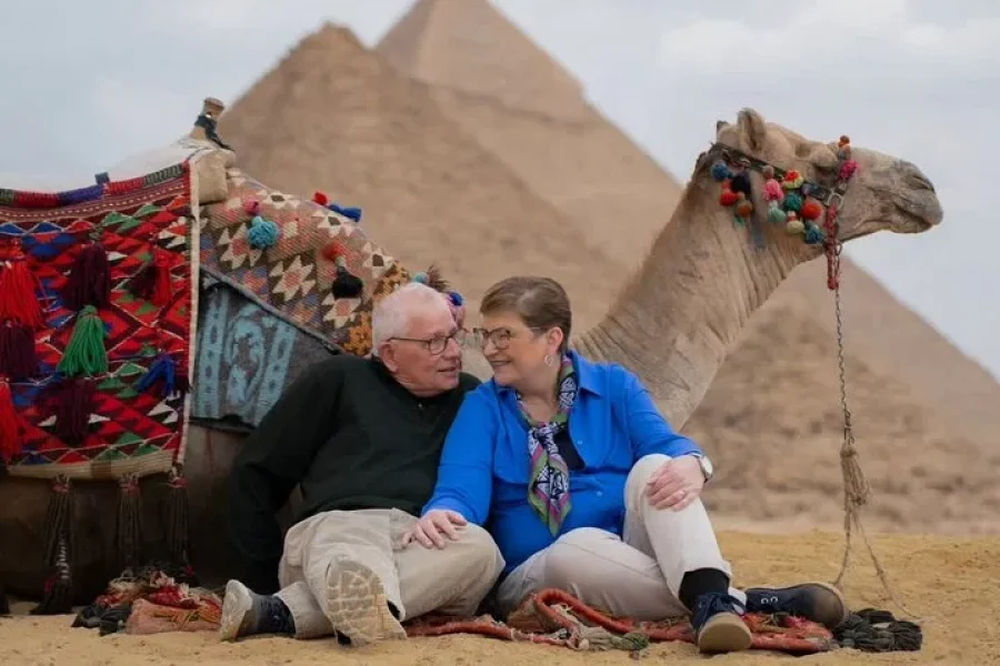 VIP All-Inclusive Tour Giza Pyramids, Sakkara & Camel Ride