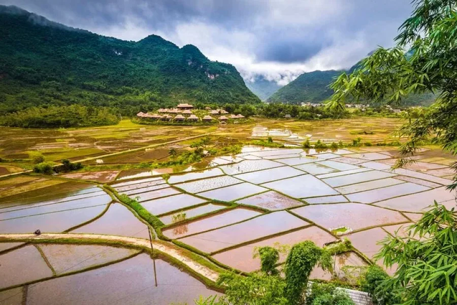 2 Days Mai Chau Overnight in Resort From Hanoi