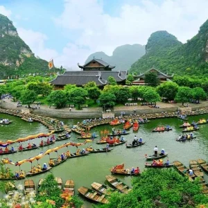 Bai Dinh Pagoda & Natural Trang Full Day Sightseeing Tour