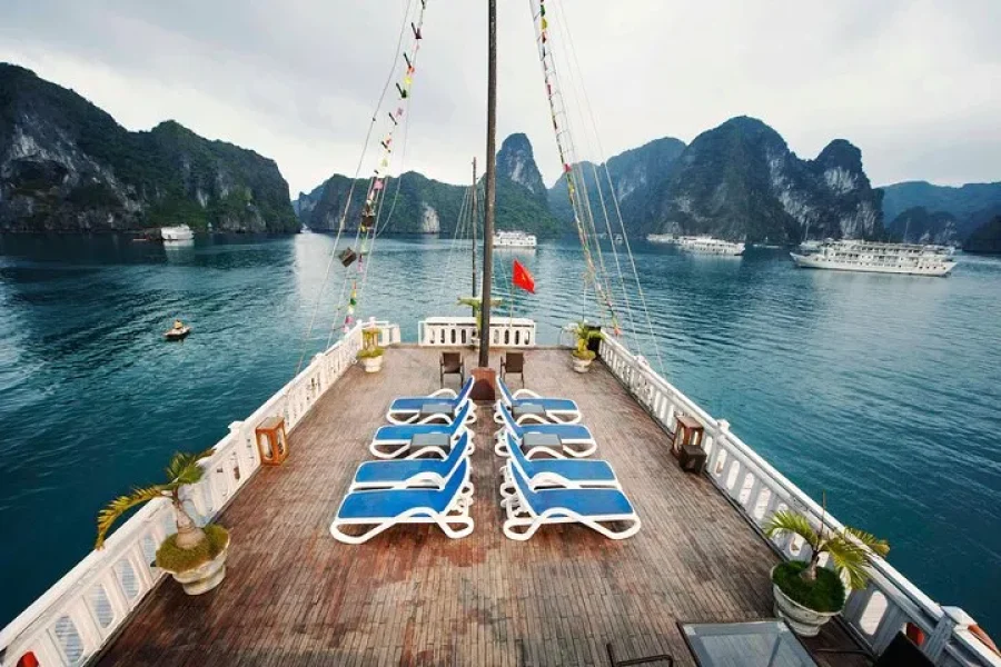 Halong Bay Full Day Trip from Hanoi
