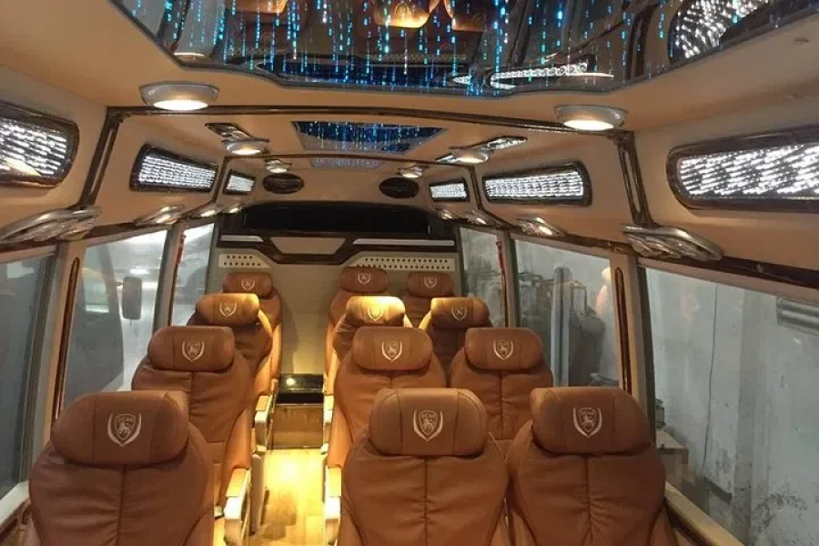 Luxury Limousine From Hanoi City to Sapa Downtown