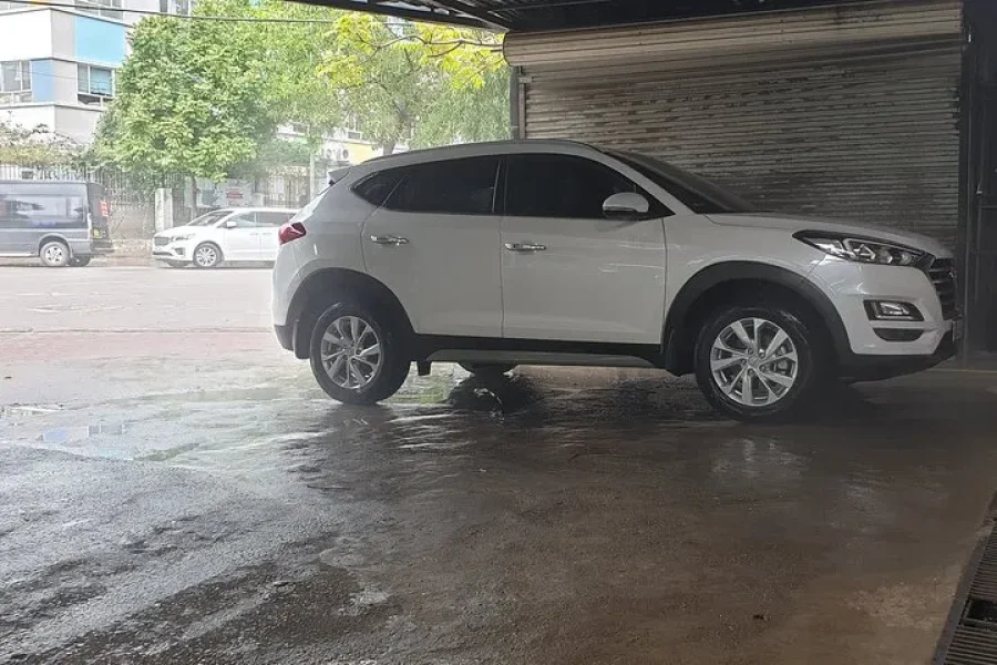 Private Car Transfer Between Noi Bai Airport and Hanoi Hotels