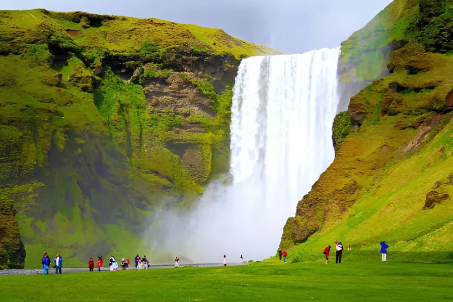 Cinematic South Coast Private Tour with Drone Photography