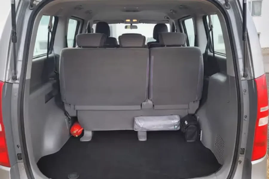 Private VIP Transfer Between Keflavik Airport & Reykjavik