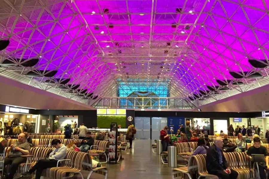 Private VIP Transfer Between Keflavik Airport & Reykjavik