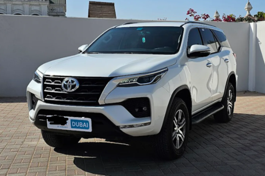 Rent a Toyota Fortuner 6V in Dubai & Abu Dhabi
